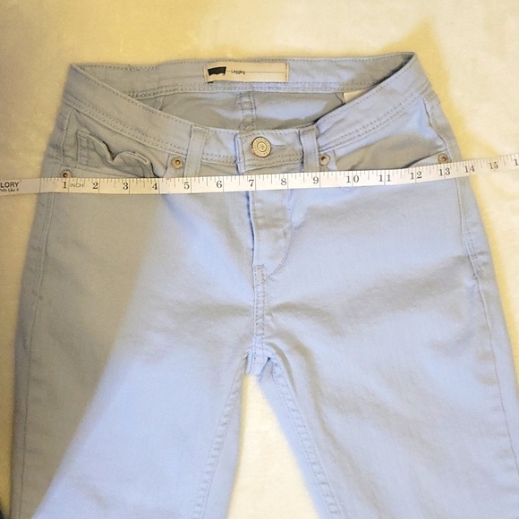 Levi's - Picture 8 of 11